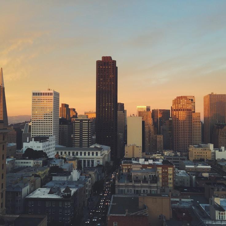 Parents evaluating schools in Portugal