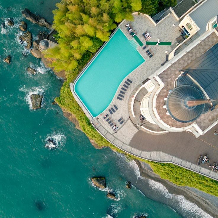Outdoor terrace seating suitable for families in Lisbon